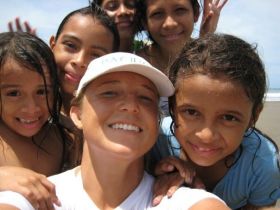 Kristin Wilson and local Nicaraguan kids – Best Places In The World To Retire – International Living